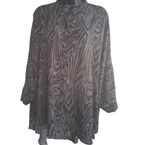 Torrid Shirt 3X Gray/Black Zebra Print Button Down Blouse Lightweight Top